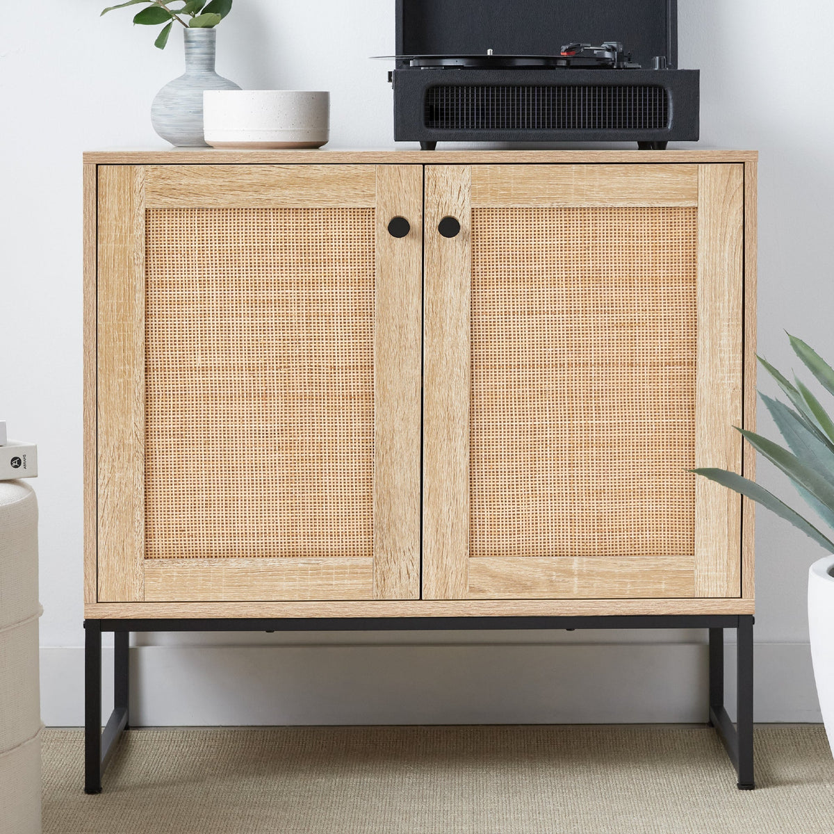 2-Door Rattan Storage Cabinet Accent Furniture for Living Room w/ Foot Pads